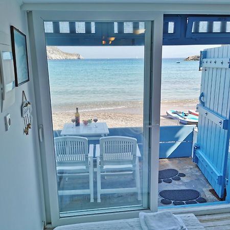 Blue Mare Apartments On The Beach Firopotamos الغرفة الصورة