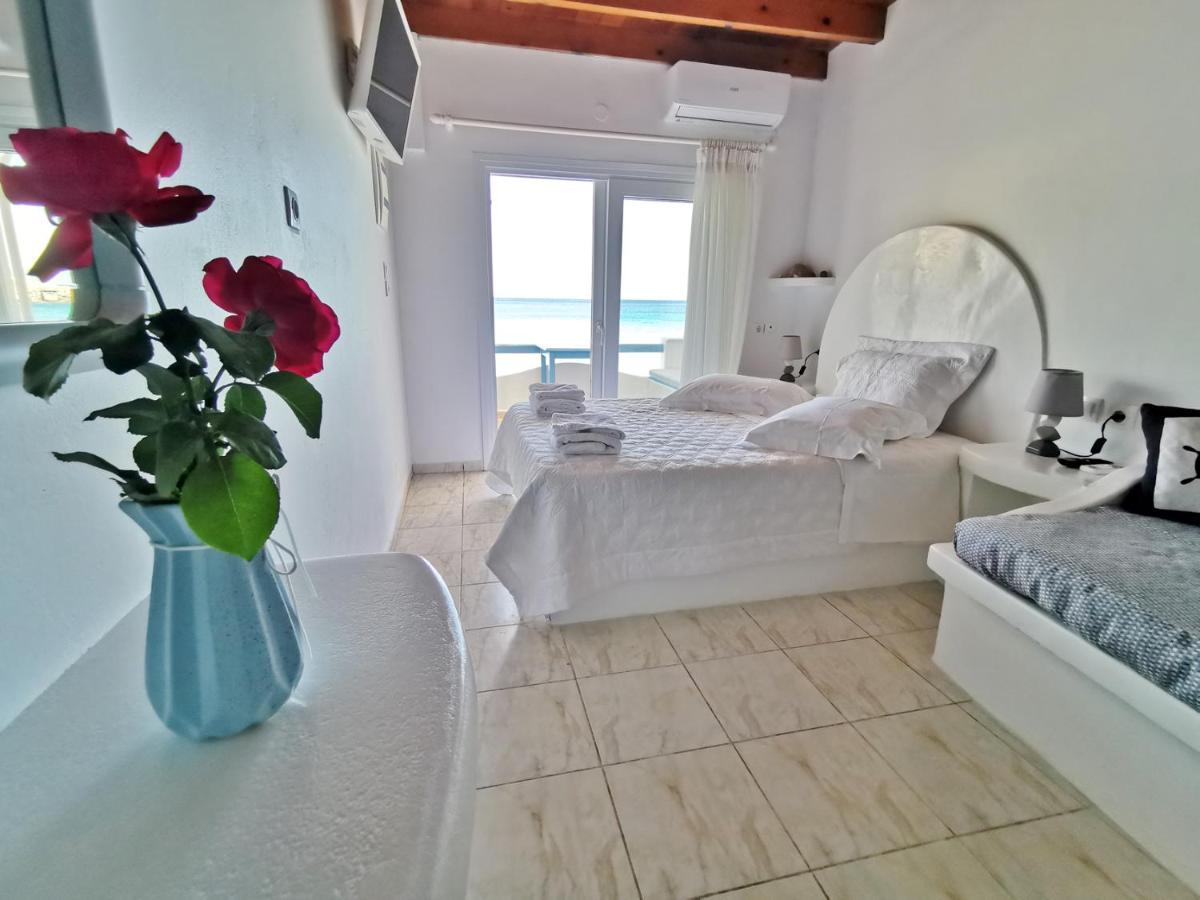 Blue Mare Apartments On The Beach Firopotamos الغرفة الصورة