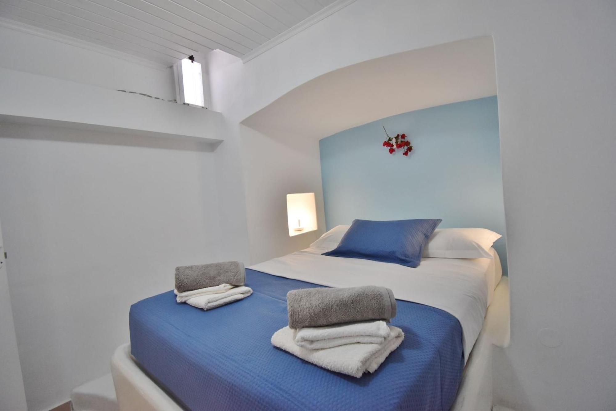 Blue Mare Apartments On The Beach Firopotamos الغرفة الصورة