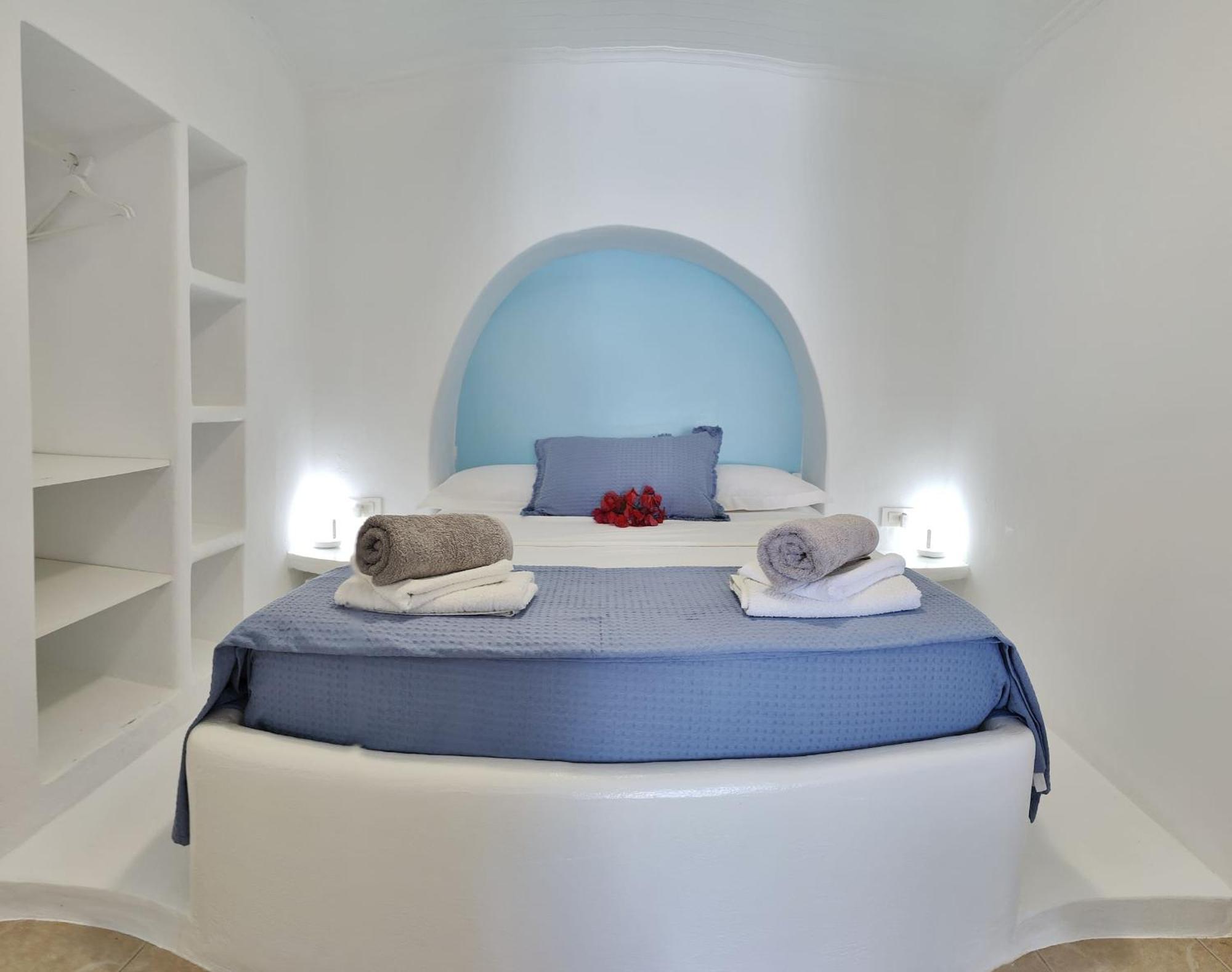 Blue Mare Apartments On The Beach Firopotamos الغرفة الصورة