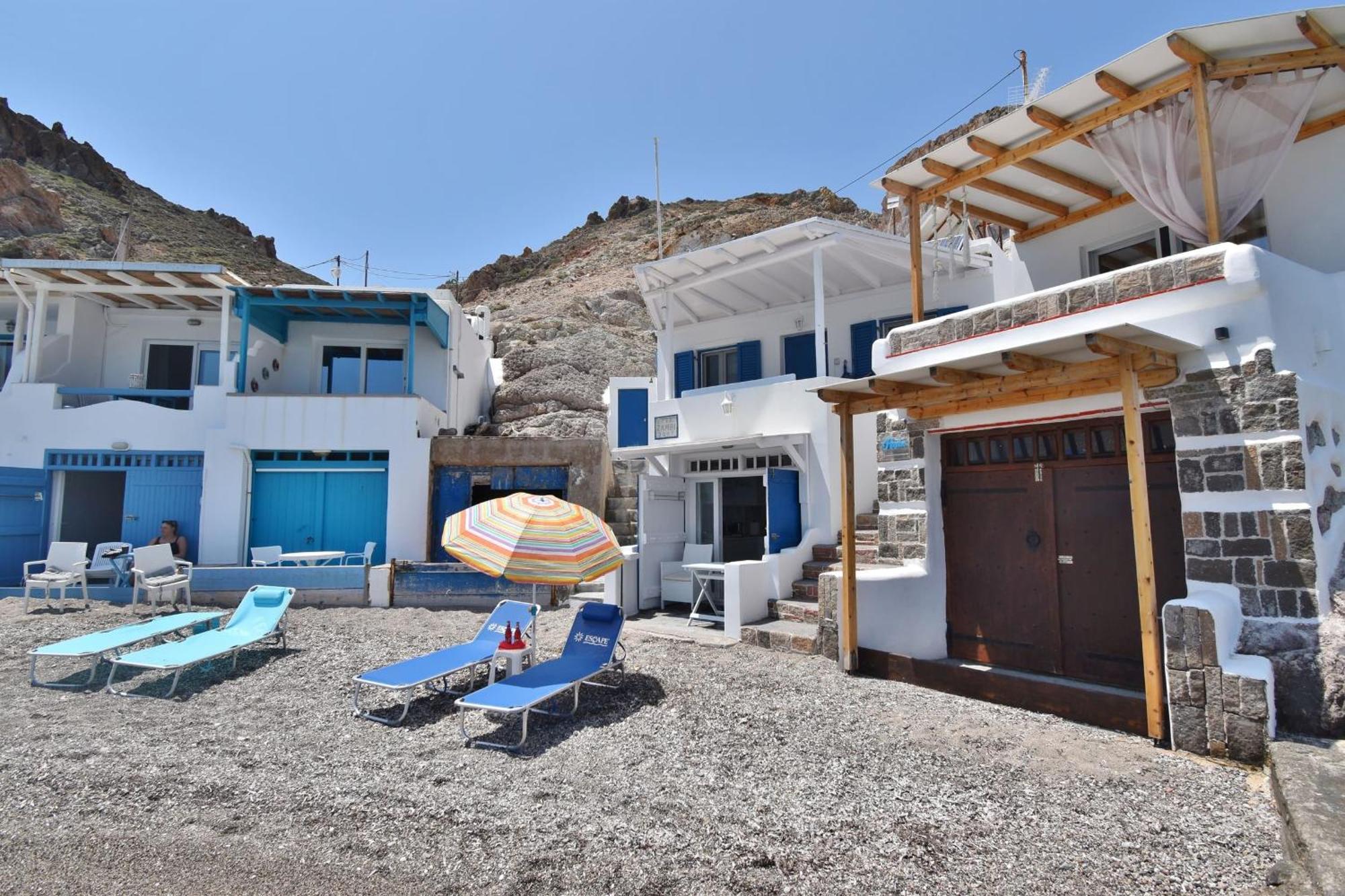 Blue Mare Apartments On The Beach Firopotamos الغرفة الصورة