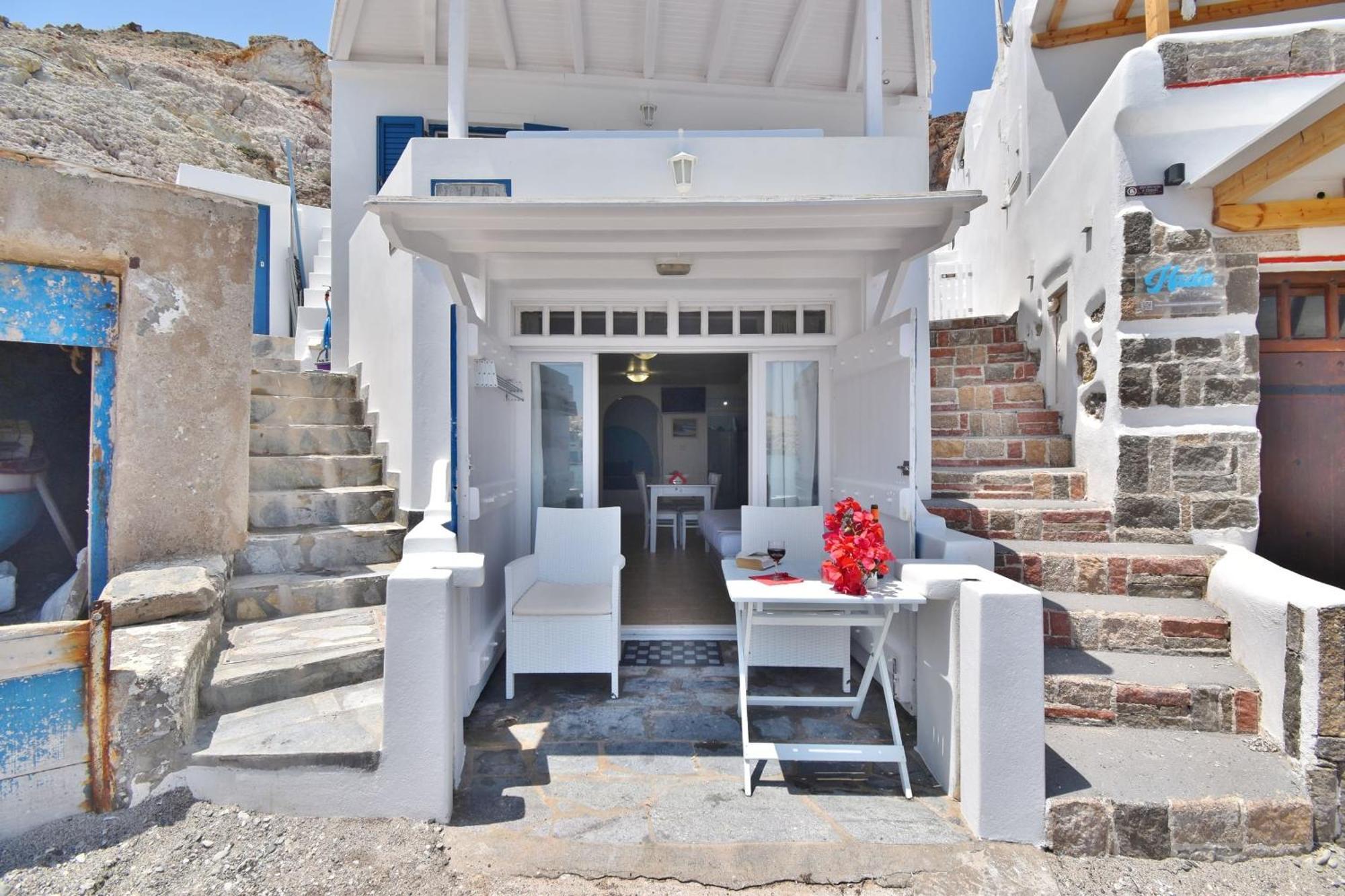Blue Mare Apartments On The Beach Firopotamos الغرفة الصورة