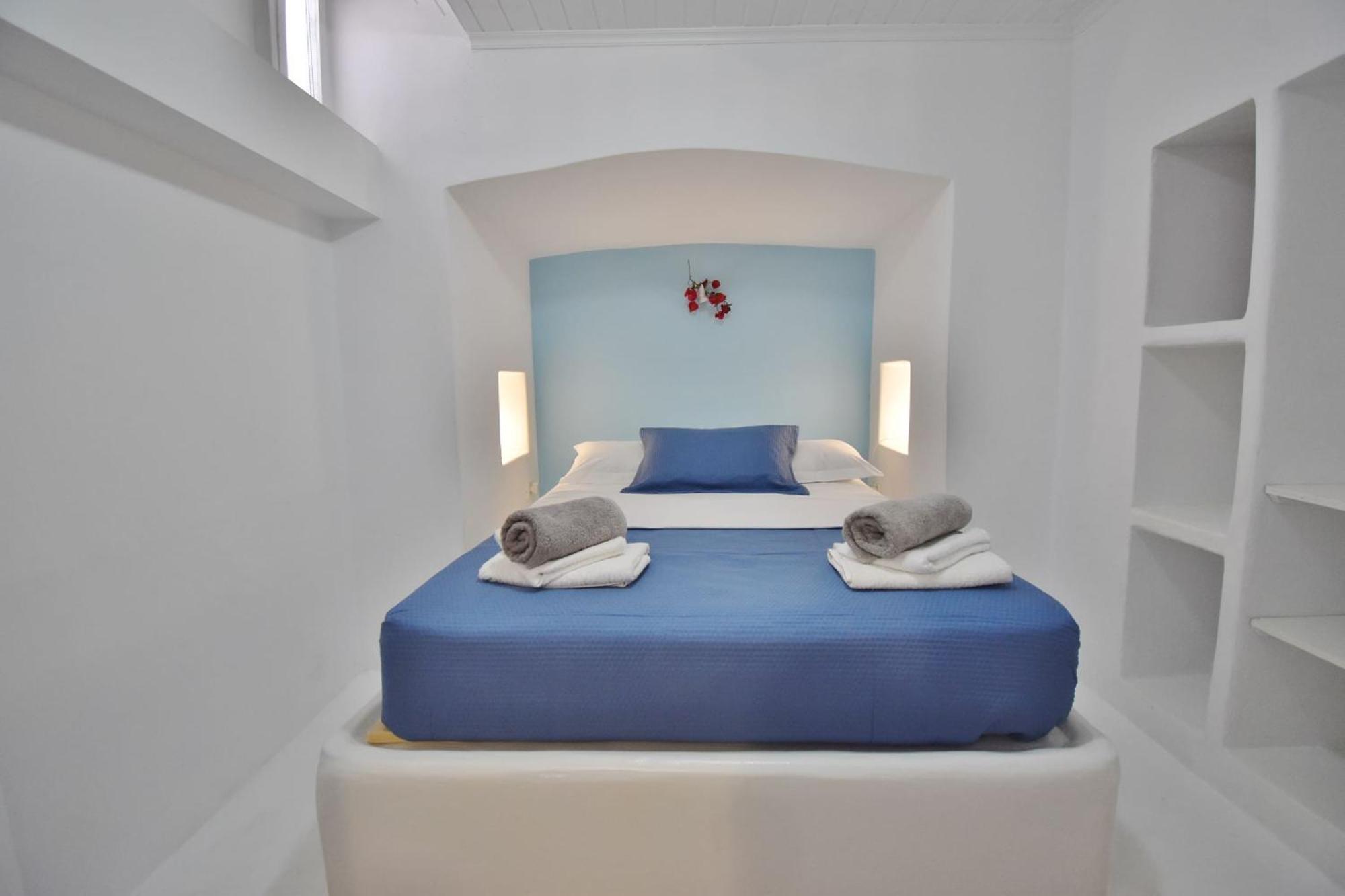 Blue Mare Apartments On The Beach Firopotamos الغرفة الصورة
