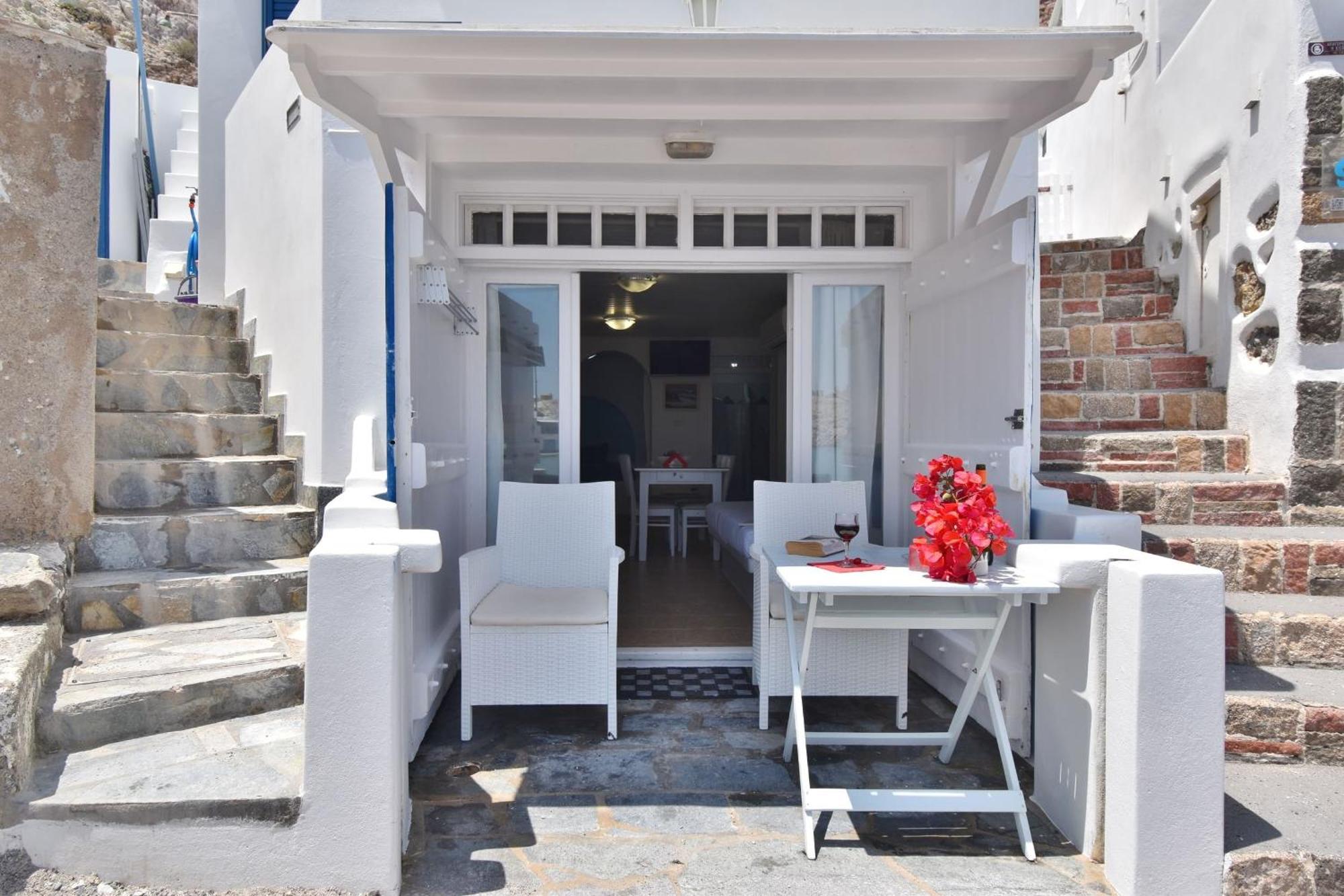 Blue Mare Apartments On The Beach Firopotamos الغرفة الصورة