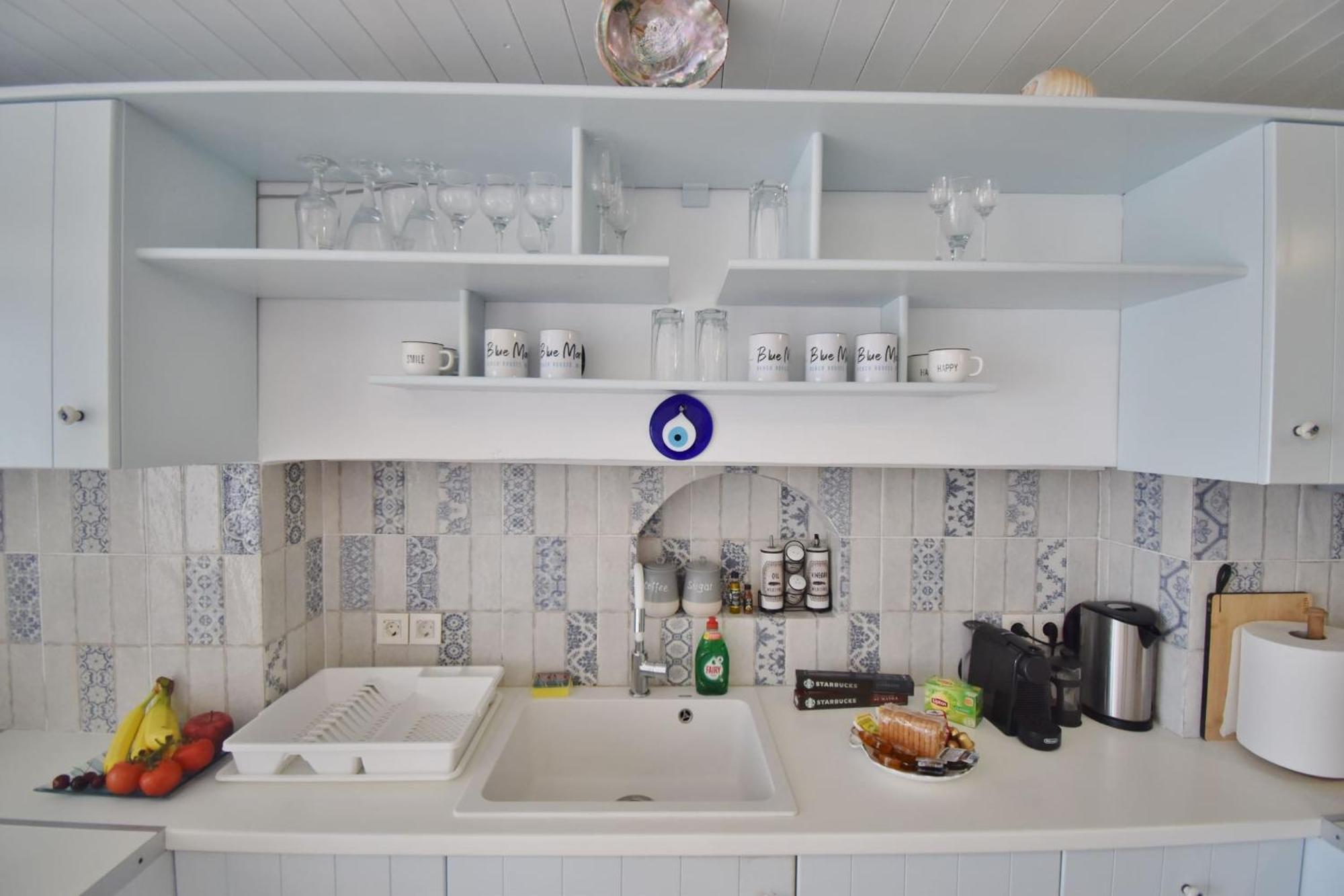 Blue Mare Apartments On The Beach Firopotamos الغرفة الصورة