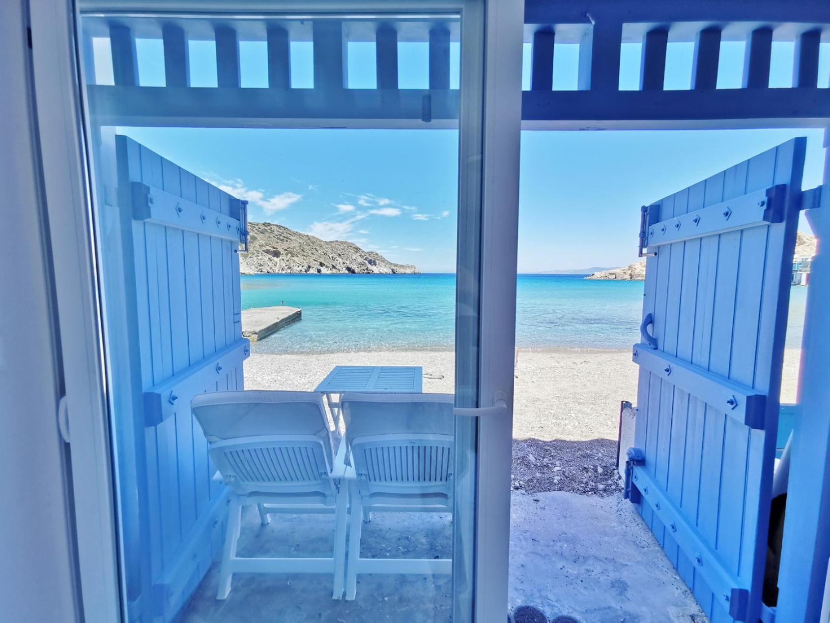 Blue Mare Apartments On The Beach Firopotamos الغرفة الصورة