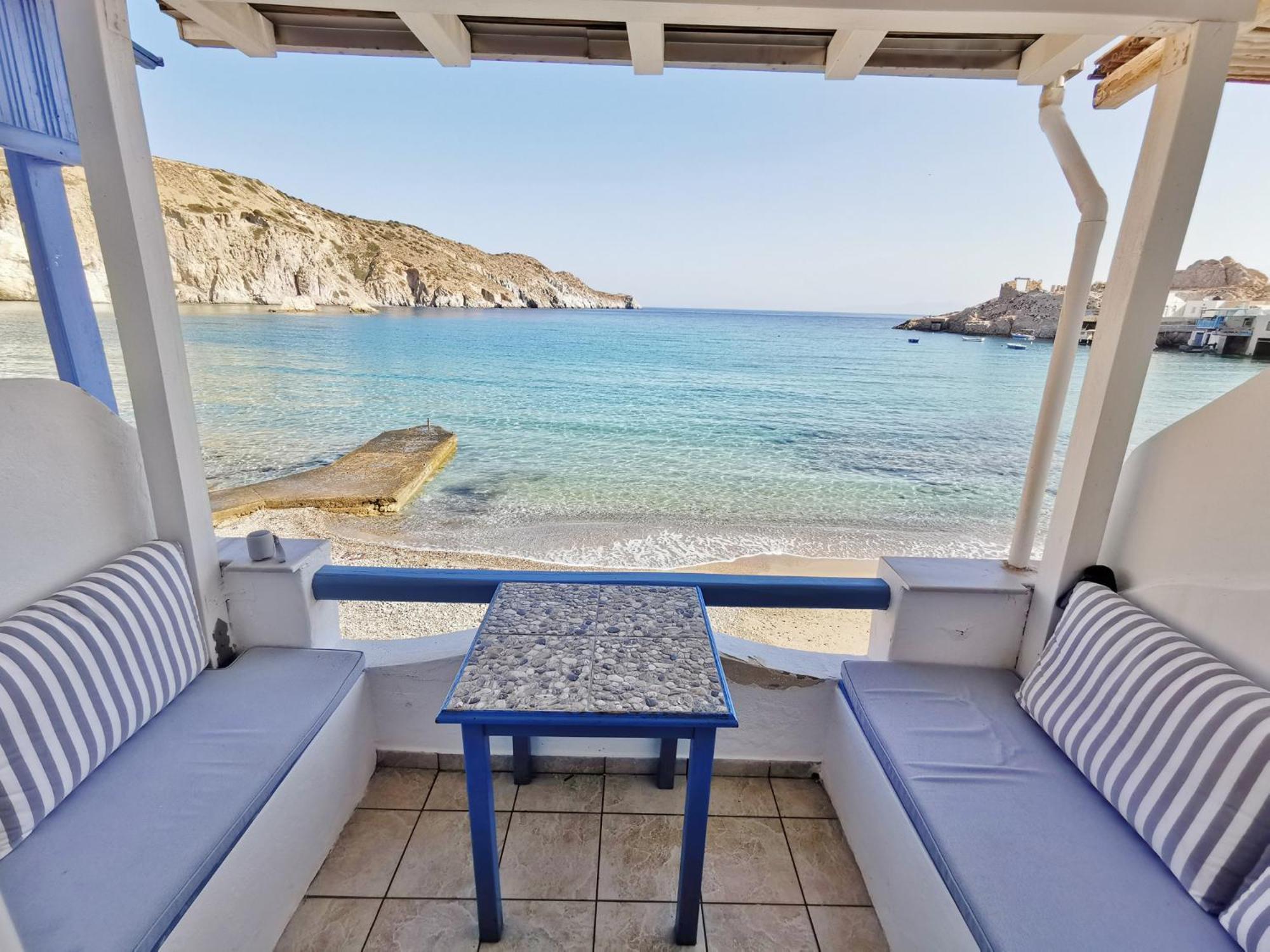Blue Mare Apartments On The Beach Firopotamos الغرفة الصورة